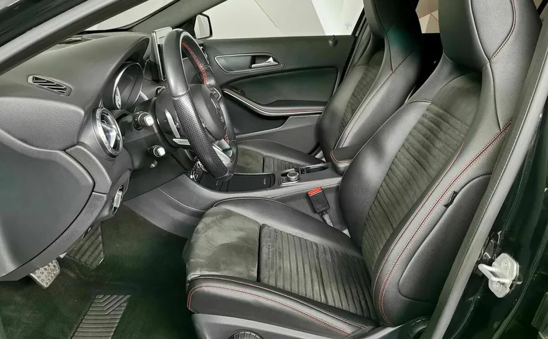 Mercedes-Benz GLA 250 7G-DCT 4MATIC (211 л.с.) Особая серия Черный