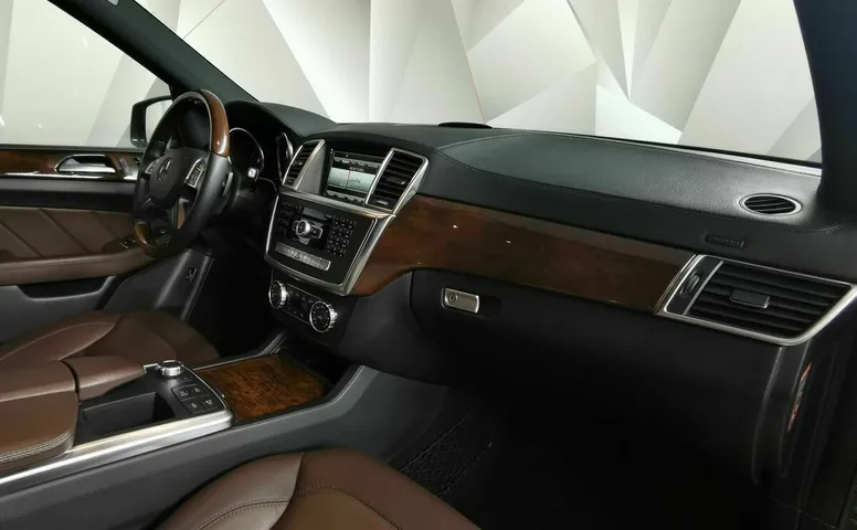 Mercedes-Benz GL GL 350 BlueTec 7G-Tronic Plus 4Matic (249 л.с.) Коричневый