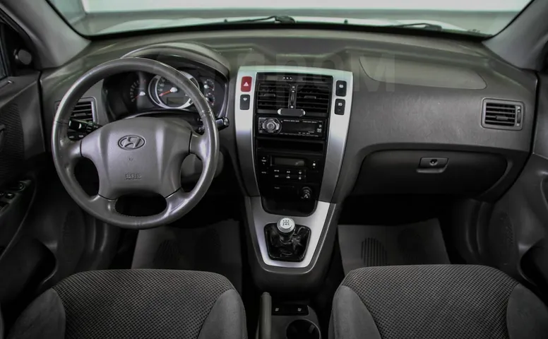 Hyundai Tucson, 1 поколение