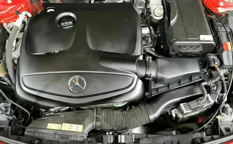 Mercedes-Benz CLA CLA 200 7G-DCT (156 л.с.) Urban Красный