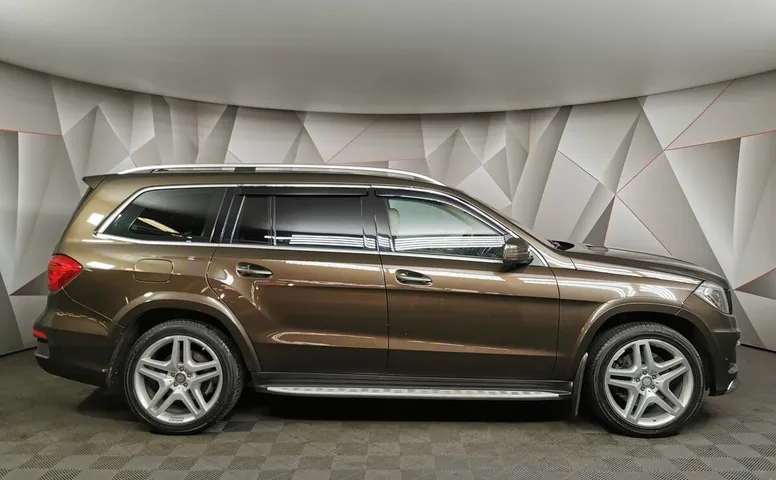 Mercedes-Benz GL GL 350 BlueTec 7G-Tronic Plus 4Matic (249 л.с.) Коричневый