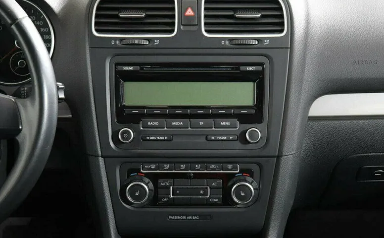 Volkswagen Golf 1.6 Робот