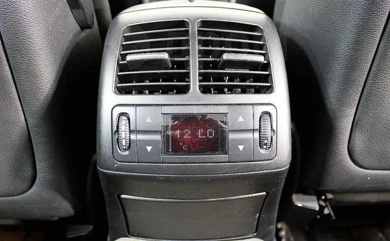Mercedes-Benz E-Class, 3 поколение