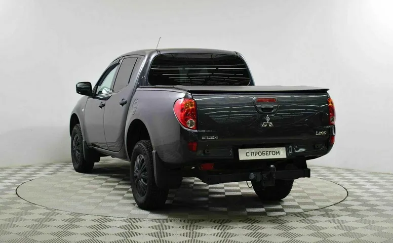 Mitsubishi l200 iv