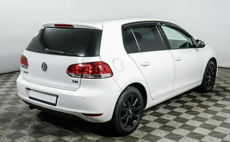 Volkswagen Golf 1.2 Робот