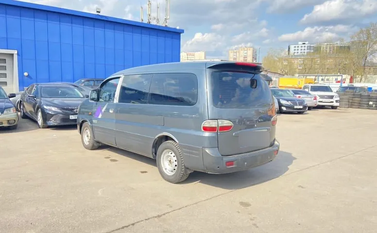 Hyundai Starex