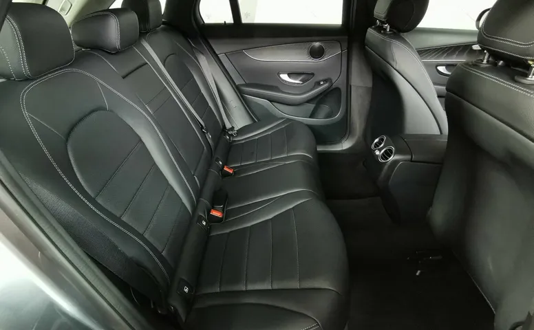 Mercedes-Benz GLC 250 9G-TRONIC 4MATIC (211 л.с.) Серый