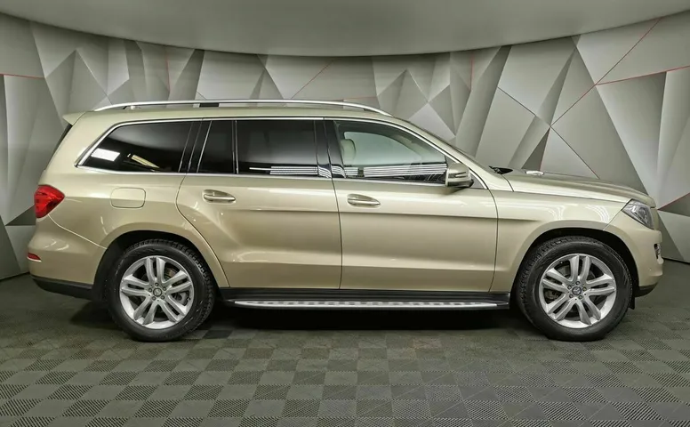 Mercedes-Benz GL GL 350 BlueTec 7G-Tronic Plus 4Matic (258 л.с.) Бежевый