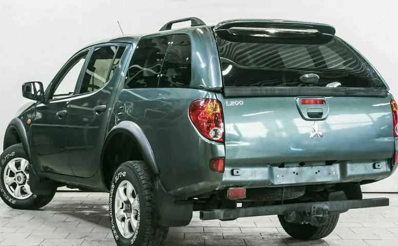 Mitsubishi l200