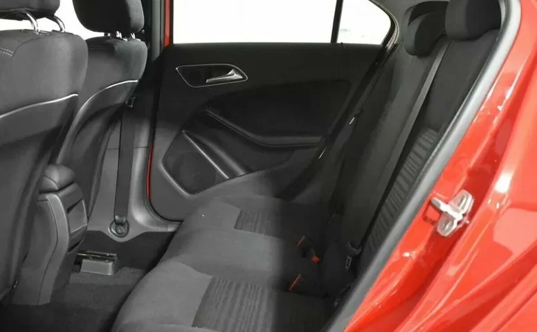 Mercedes-Benz A-Класс 180 III (W176)