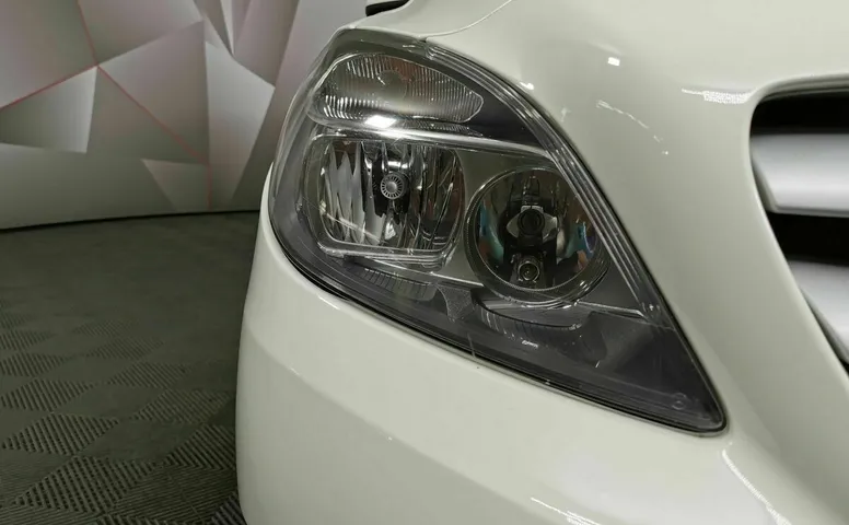 Mercedes-Benz B-Класс B 180 BlueEfficiency 7G-DCT (122 л.с.) Белый