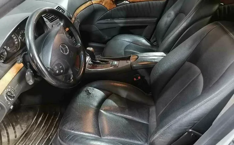 Mercedes-Benz E_KLASSE 240 2.6 AT (177 л.с.)
