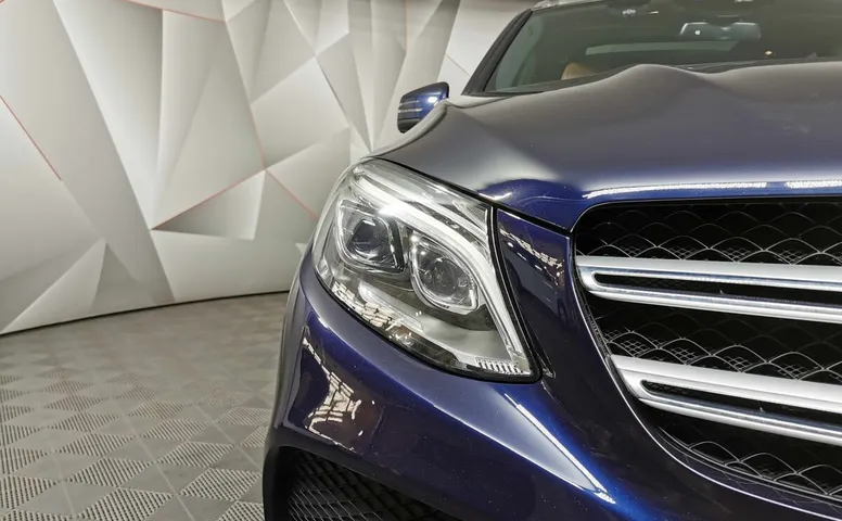 Mercedes-Benz GLE 300 4MATIC 7G-TRONIC Plus (249 л.с.) Особая серия Синий