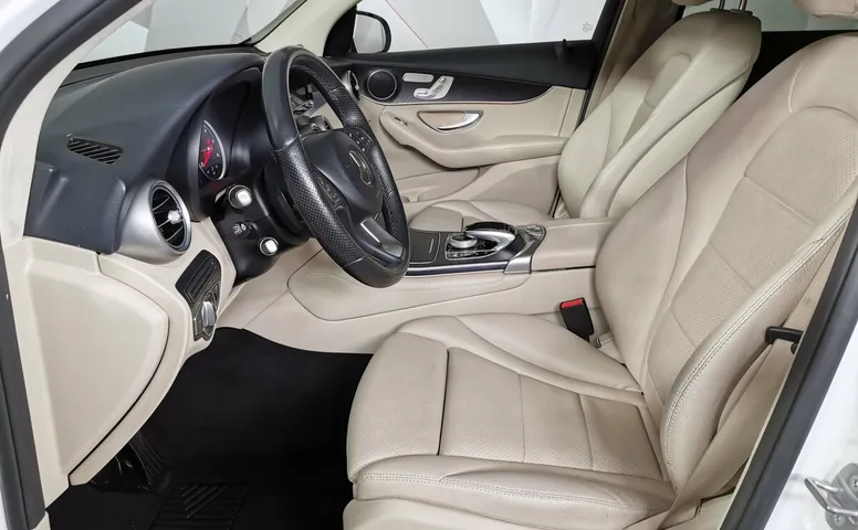 Mercedes-Benz GLC 250 9G-TRONIC 4MATIC (211 л.с.) Особая серия Белый