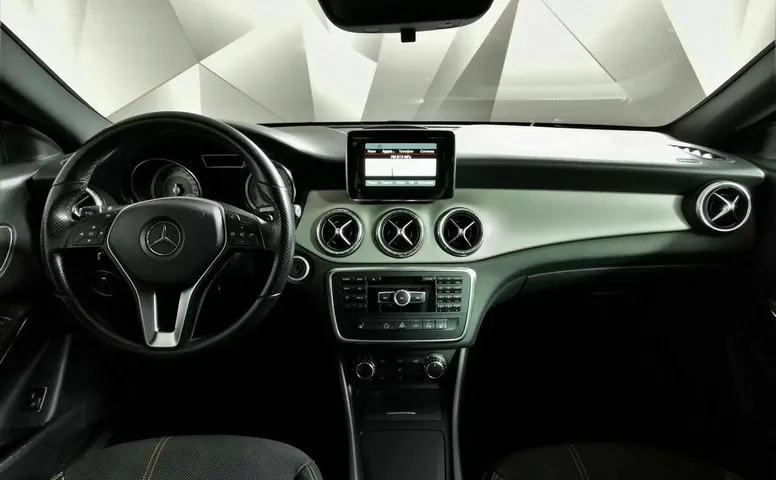 Mercedes-Benz CLA CLA 200 7G-DCT (156 л.с.) Urban Красный