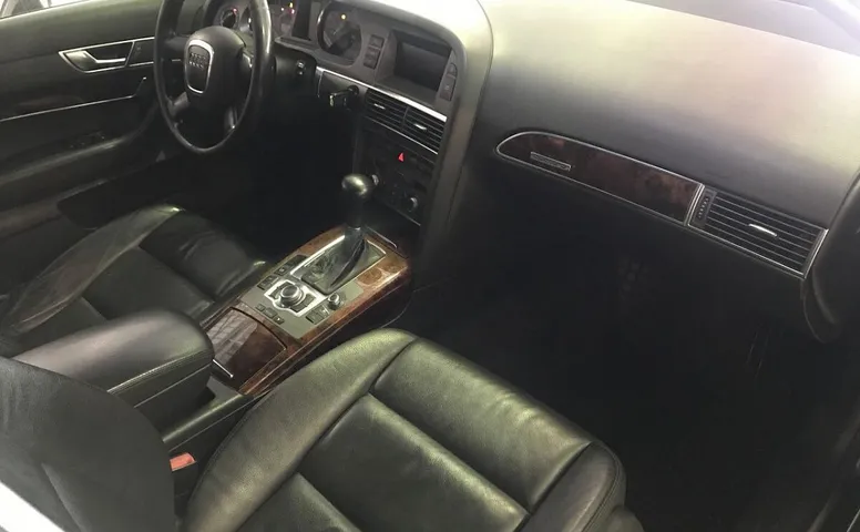 Audi A6 III (C6)