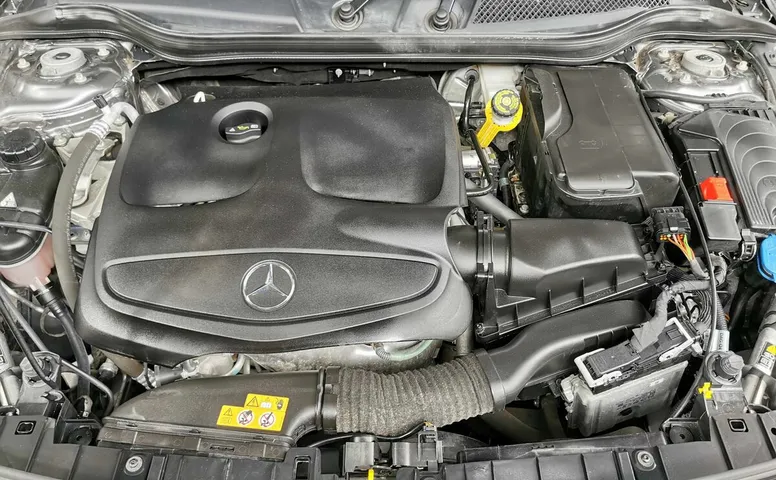 Mercedes-Benz GLA 200 7G-DCT (150 л.с.) Особая серия Серый