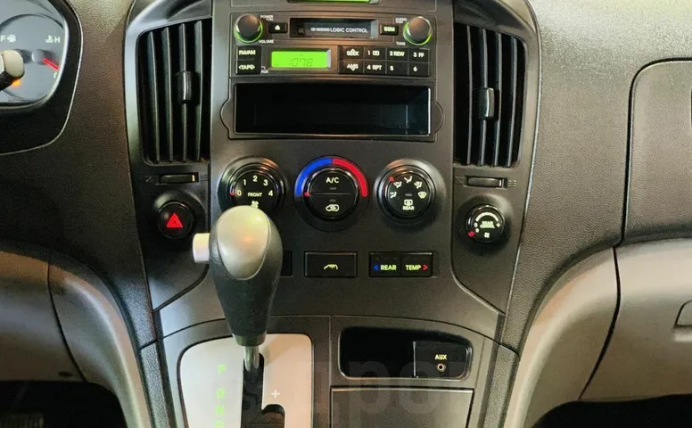 Hyundai Grand Starex
