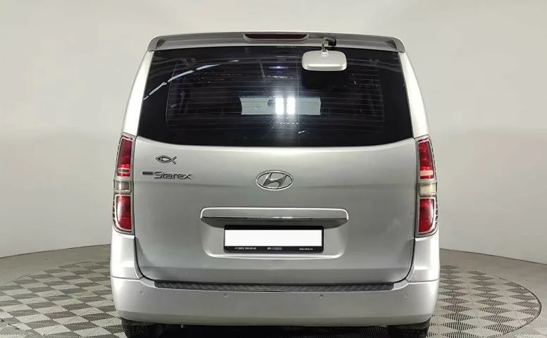 Hyundai Grand Starex I
