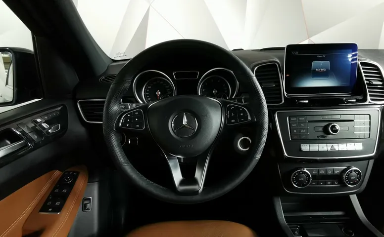 Mercedes-Benz GLE 300 4MATIC 7G-TRONIC Plus (249 л.с.) Особая серия Синий