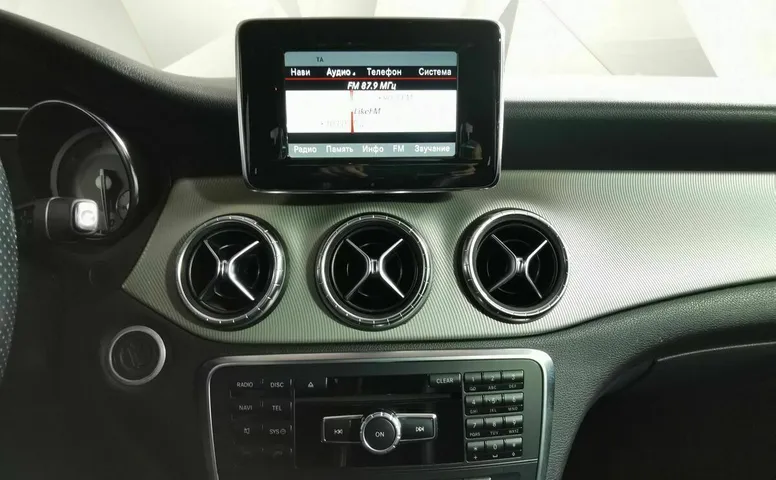 Mercedes-Benz CLA CLA 200 7G-DCT (156 л.с.) Urban Красный
