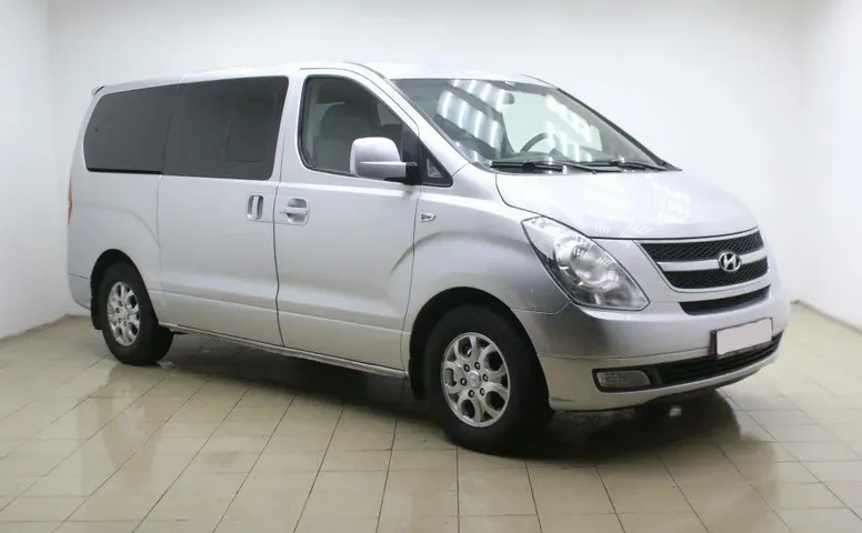 Hyundai Grand Starex I