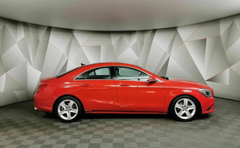 Mercedes-Benz CLA CLA 200 7G-DCT (156 л.с.) Urban Красный