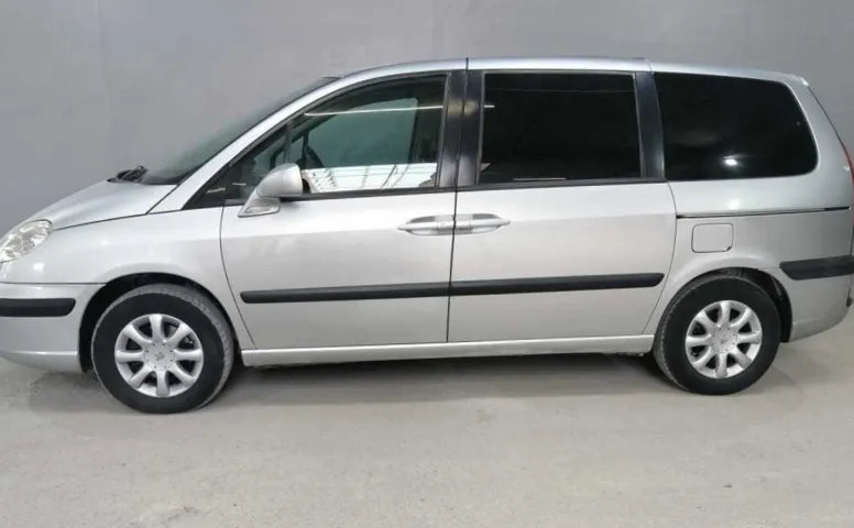 Peugeot 807 2.0 AT (136 л.с.)