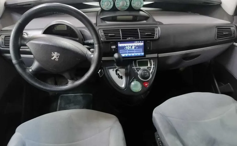 Peugeot 807 2.0 AT (136 л.с.)