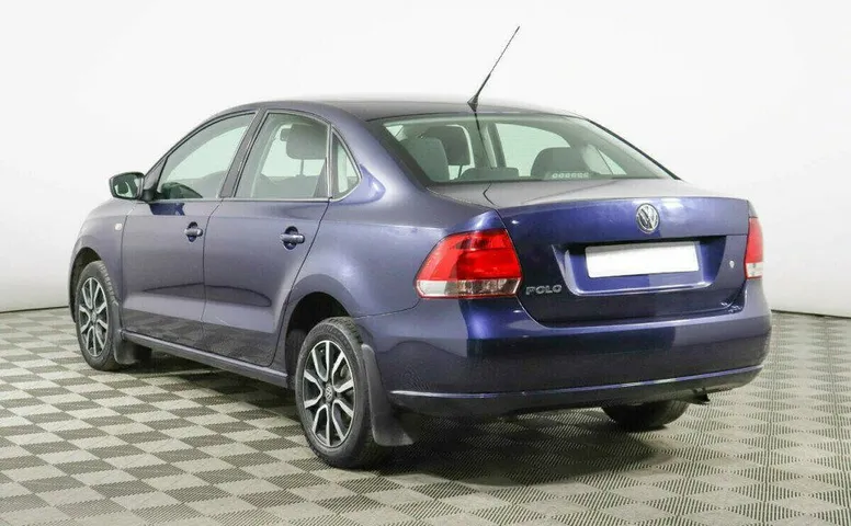 Volkswagen Polo 1.6 Автомат