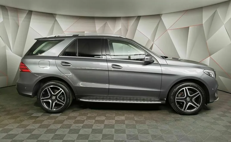 Mercedes-Benz GLE 300 4MATIC 7G-TRONIC Plus (249 л.с.) Серый