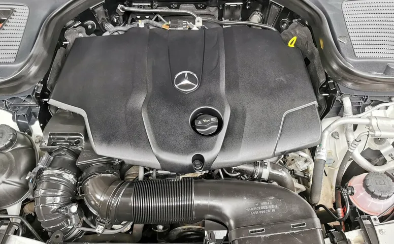 Mercedes-Benz GLC 250 9G-TRONIC 4MATIC (211 л.с.) Особая серия Белый