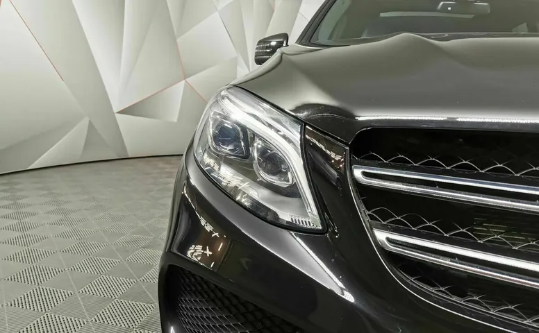 Mercedes-Benz GLE 400 4MATIC 9G-TRONIC (333 л.с.) Особая серия Черный