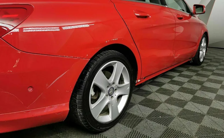 Mercedes-Benz CLA CLA 200 7G-DCT (156 л.с.) Urban Красный
