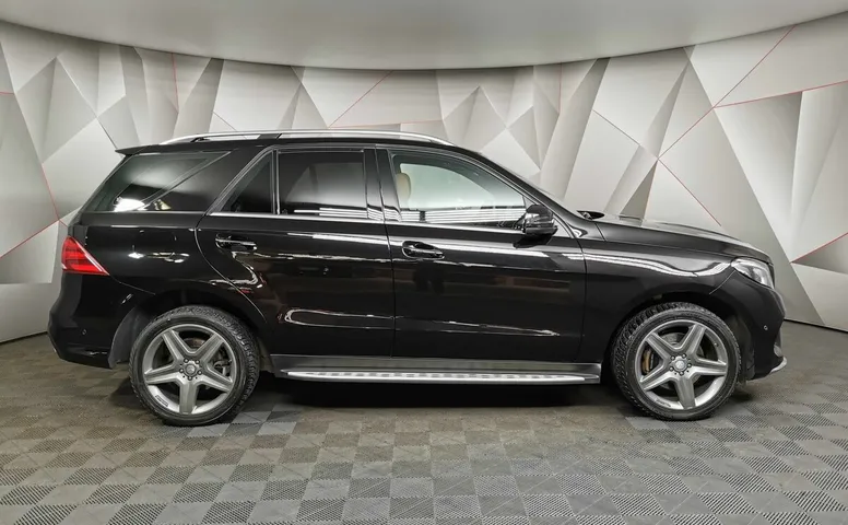 Mercedes-Benz GLE 350 d 4MATIC 9G-TRONIC (249 л.с.) Особая серия Черный