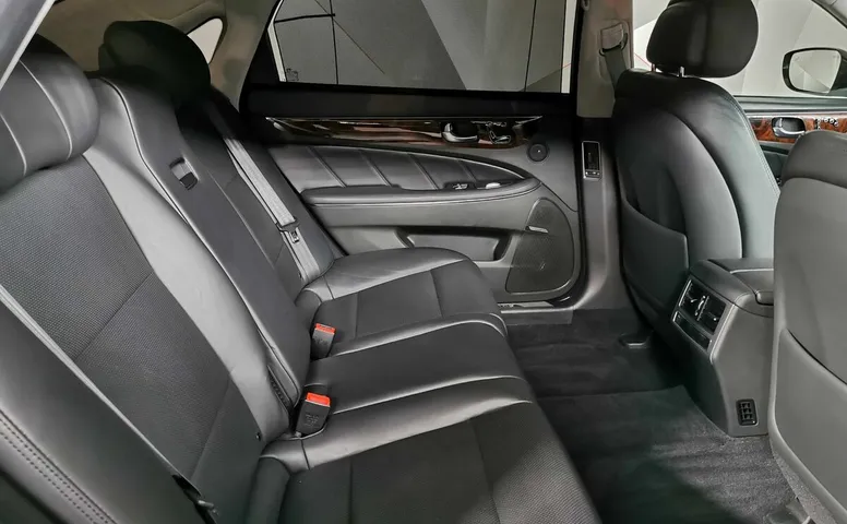 Hyundai Equus 3.8 GDi AT (334 л.с.) Elite Черный
