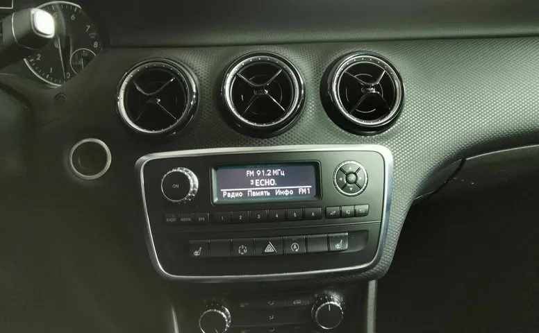 Mercedes-Benz A-Класс 180 7G-DCT (122 л.с.) Особая серия Черный