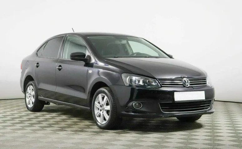 Volkswagen Polo 1.6 Автомат