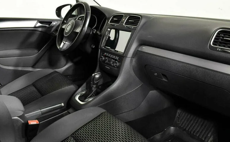 Volkswagen Golf 1.2 Робот