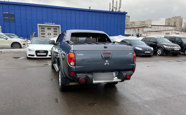 Mitsubishi L200