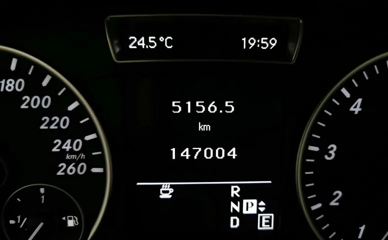 Mercedes-Benz B-Класс B 180 7G-DCT (122 л.с.) Красный