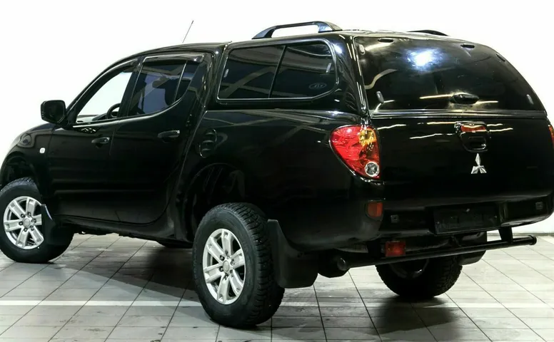 Mitsubishi l200