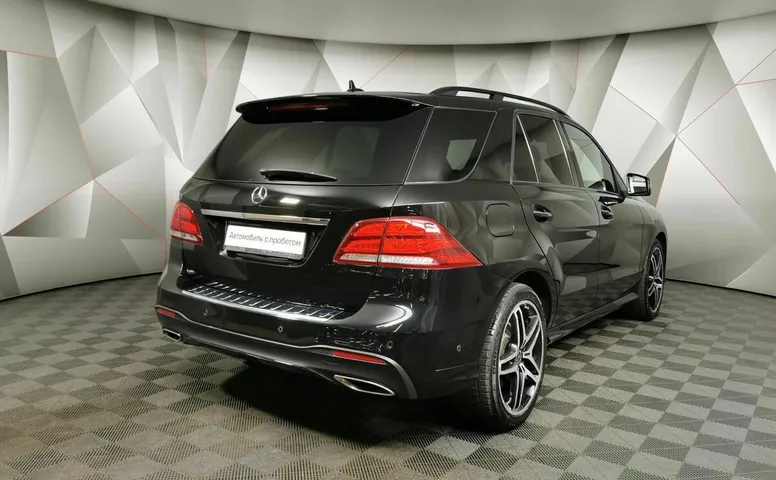 Mercedes-Benz GLE 400 4MATIC 9G-TRONIC (333 л.с.) Особая серия Черный