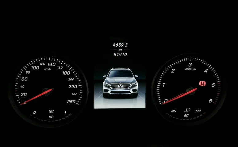 Mercedes-Benz GLC 250 d 9G-TRONIC 4MATIC (204 л.с.) Особая серия Черный