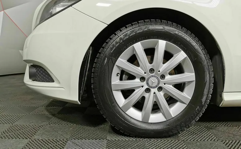 Mercedes-Benz B-Класс B 180 BlueEfficiency 7G-DCT (122 л.с.) Белый
