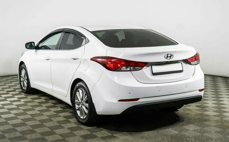 Hyundai Elantra 1.8 Автомат
