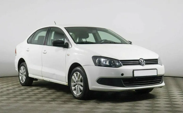 Volkswagen Polo 1.6 Автомат