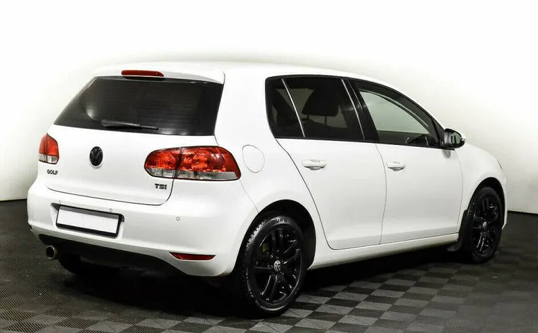 Volkswagen Golf 1.2 Робот